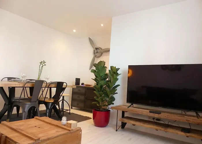 Bright Modern, Near Center And 10 Min From Beaches