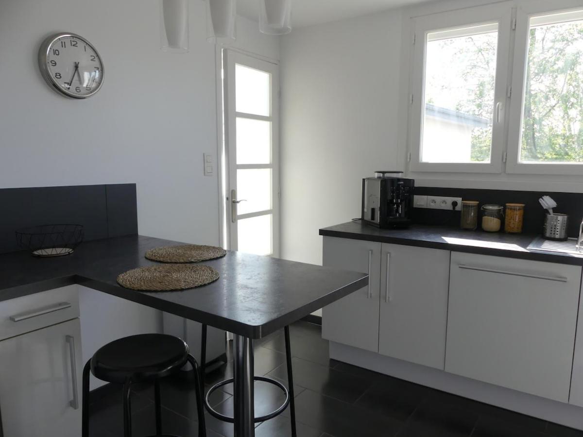 Bright Modern, Near Center And 10 Min From Beaches Apartment Brest