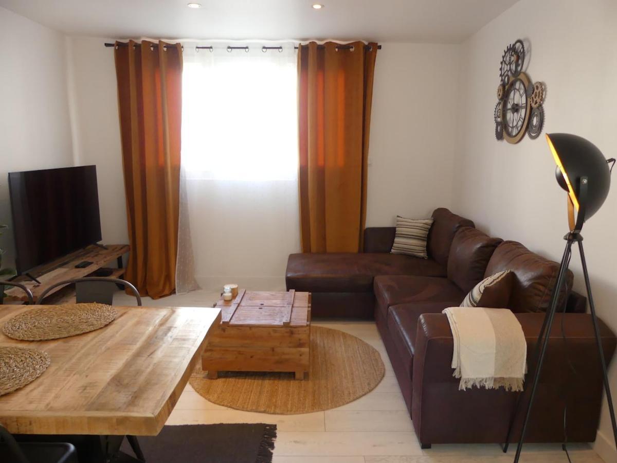 Bright Modern, Near Center And 10 Min From Beaches Apartment