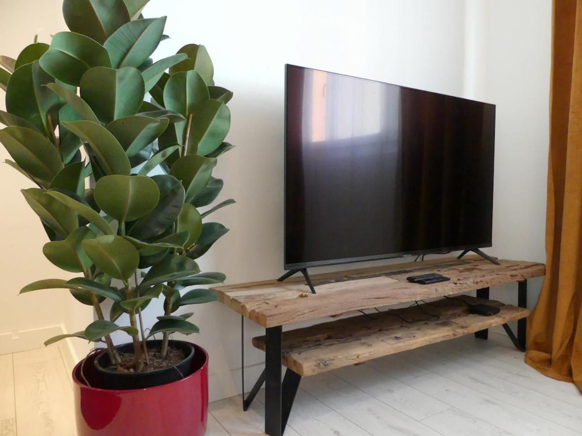 Apartment Bright Modern, Near Center And 10 Min From Beaches Brest
